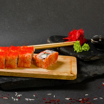 Ролл Калифорния (оранж) в Pizzasam по цене 570 ₽
