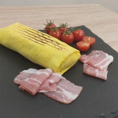 Шаурма Фирменная с беконом и картофелем в НаЛАВАше на Куликовой по цене 398 ₽