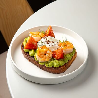 Бриошь с креветками, гороховым кремом и яйцом в Forest по цене 780 ₽