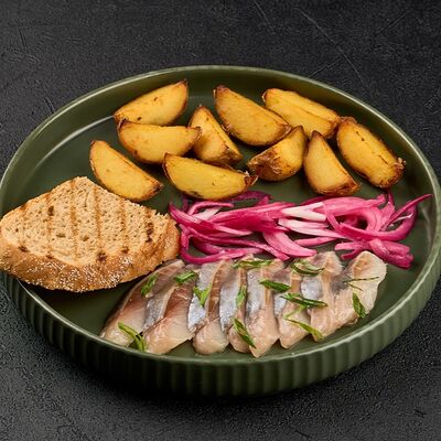 Сельдь с картофелем в Игристые по цене 390 ₽