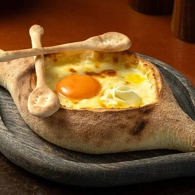 Хачапури по-аджарски в Rezzo по цене 640 ₽