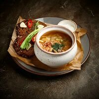 Домашние щи с копченой индейкой в Корчма