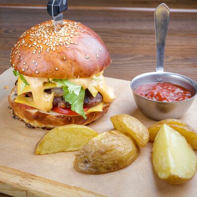 Чизбургер в BBQ Bar по цене 970 ₽