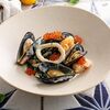 Черные спагетти с морепродуктами в Паруса по цене 1090