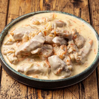 Курица в соусе с гарниром в Сябры по цене 330 ₽