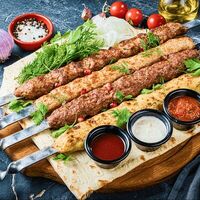 Ассорти из люля-кебабов в Golfcatering