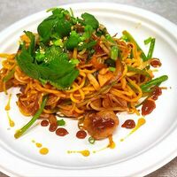 Лапша пшеничная с цыплёнком и бобовым соусом в Bamboo