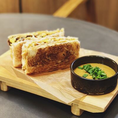 Чикен Карри Сандо в Daimyoramen по цене 580 ₽