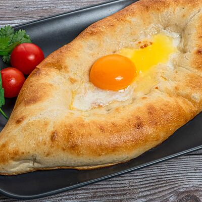 Хачапури Лодочка в Yunga Tim Fish & Grill по цене 850 ₽