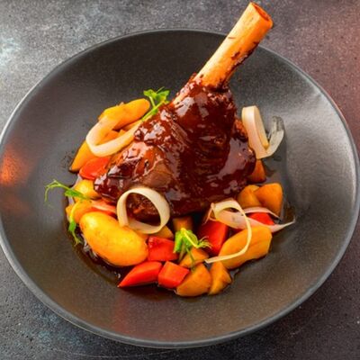 Томленая голень ягненка в Бо-Бо по цене 1140 ₽