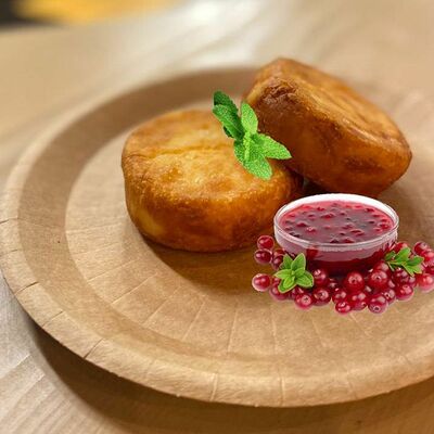 Сырники с брусничным джемом в Papa Grill по цене 129