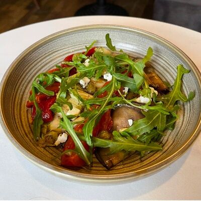 Закуска из маринованных овощей с пряным сыром в Блеск по цене 280