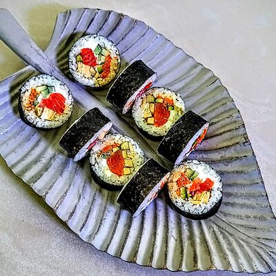 Кимпаб Филадельфия с лососем в Вкус Кореи по цене 279 ₽