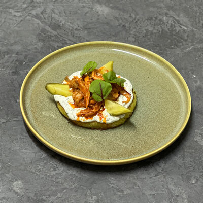 Драник с дзадзыки и пряными вешенками в Авокадо по цене 665 ₽