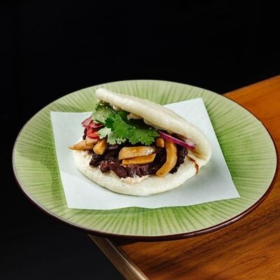 Бао с говяжьими щечками в Buba Sushi по цене 1050 ₽