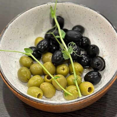 Ассорти маслины и оливки в Навруз по цене 310 ₽