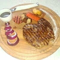 Стейк с овощами гриль в Водопад