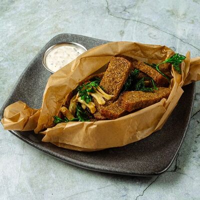 Ржаные гренки с соусом тартар в Moloko по цене 300 ₽