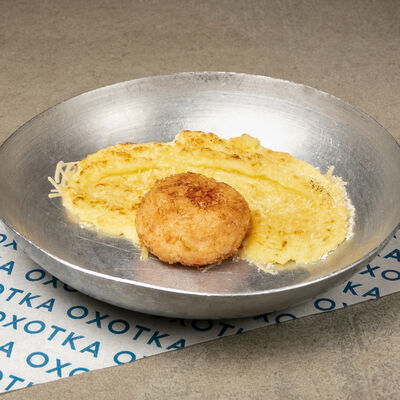 Краб-кейк с пюре в Охотка по цене 490 ₽