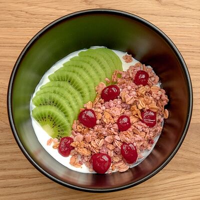 Гранола с греческим йогуртом в Местные по цене 640 ₽