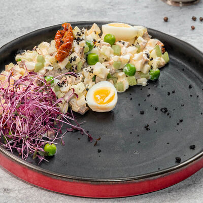 Оливье с куриным мясом в Шале березка по цене 750 ₽