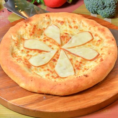 Хачапури по-царски с 3 видами сыров в АйДаБаран по цене 790 ₽