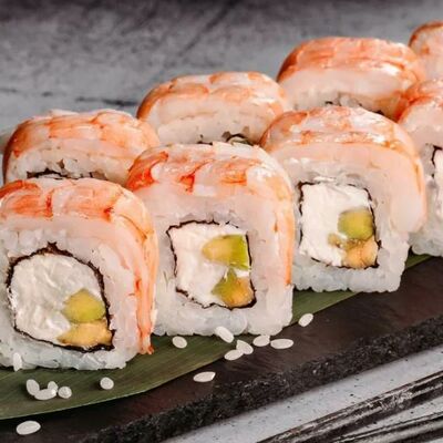 Филадельфия Эби с авокадо в Суши Мастер по цене 369 ₽