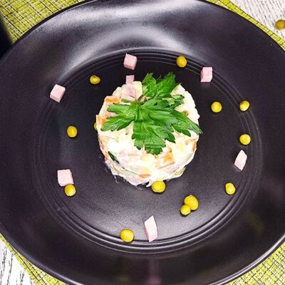 Салат Столичный в Грильфуд по цене 355 ₽