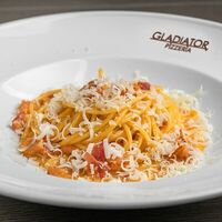 Спагетти карбонара в Gladiator Pizzeria