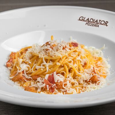 Спагетти карбонара в Gladiator Pizzeria по цене 645 ₽