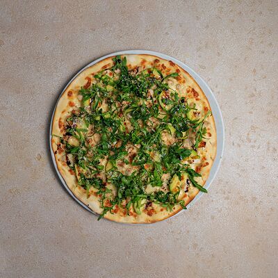 Пицца с курицей и авокадо в Bocconcino по цене 1740 ₽