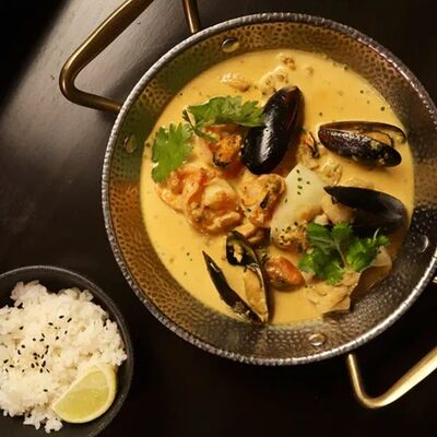 Нежное карри с морепродуктами в More More по цене 1680 ₽