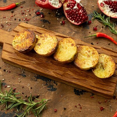 Картошка на углях в Вкусно есть всё на углях по цене 420 ₽