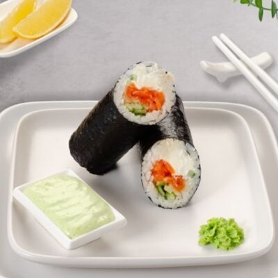 Хэнд-ролл с лососем в Takara по цене 500 ₽