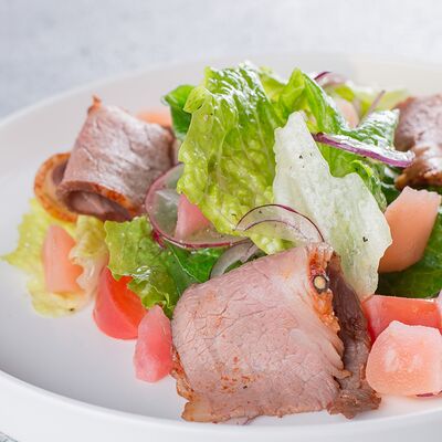 Салат с пастрами в Траттория для друзей по цене 550 ₽