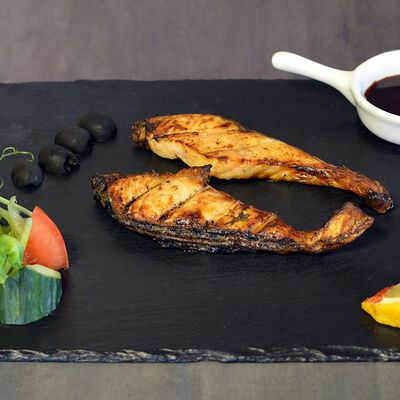 Стейк из семги на решётке в Грузия и вино по цене 1800 ₽