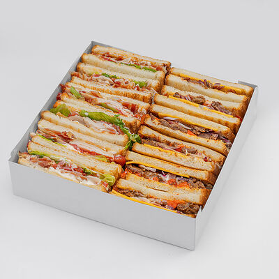 Бокс с фирменными сэндвичами в Изикофе по цене 3150 ₽