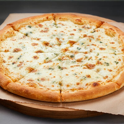 Пицца Четыре сырав SASHIMI по цене 780 ₽