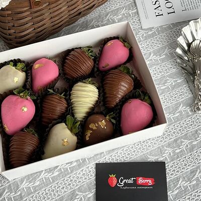 Клубника в шоколаде набор 12 ягод №1 в GREATBERRY по цене 3290 ₽