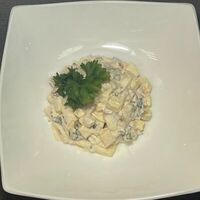 Салат с ананасами в Пицца Коно