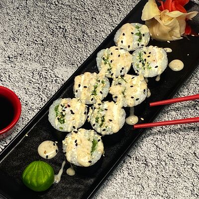 Футомаки с креветкой в Sushi-Дзен по цене 450 ₽