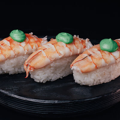 Суши с креветкой в BBS Kitchen по цене 649 ₽