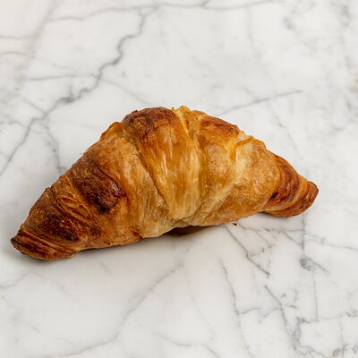 Круассан с малиной в Surf Coffee по цене 160 ₽