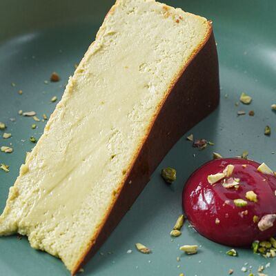 Фисташковый чизкейк с малиной в Улитка по цене 455 ₽