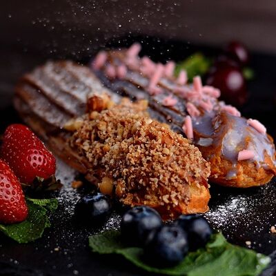 Эклер лавандовый в Чилли ванилли по цене 300 ₽