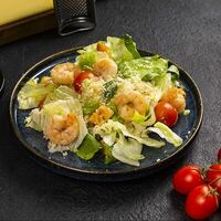 Салат Цезарь с креветками в Jeffrey's Coffeeshop