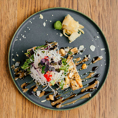 Ролл Лосось и угорь в SUBZERO по цене 1390 ₽