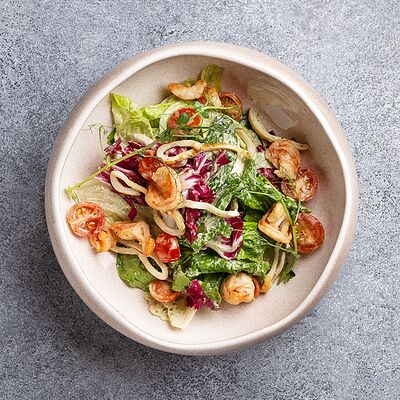 Салат с пряными креветками и кальмаром в Ферма по цене 725 ₽