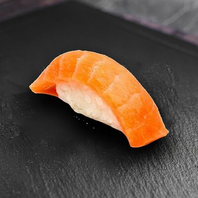 Суши с Лососем в Суши фуд по цене 246 ₽