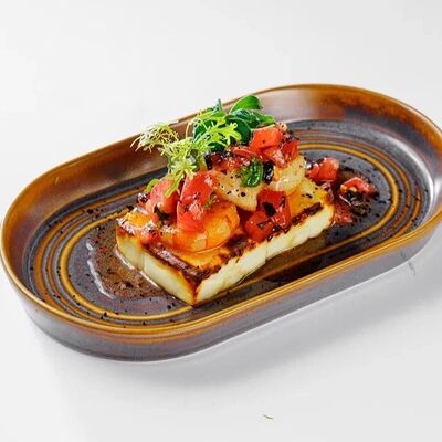 Печёный сыр фета с креветкамив Баклажан по цене 1025 ₽